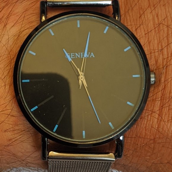 GENEVA Stainless Black Mesh Band Luxury Mens Watch - Picture 4 of 7